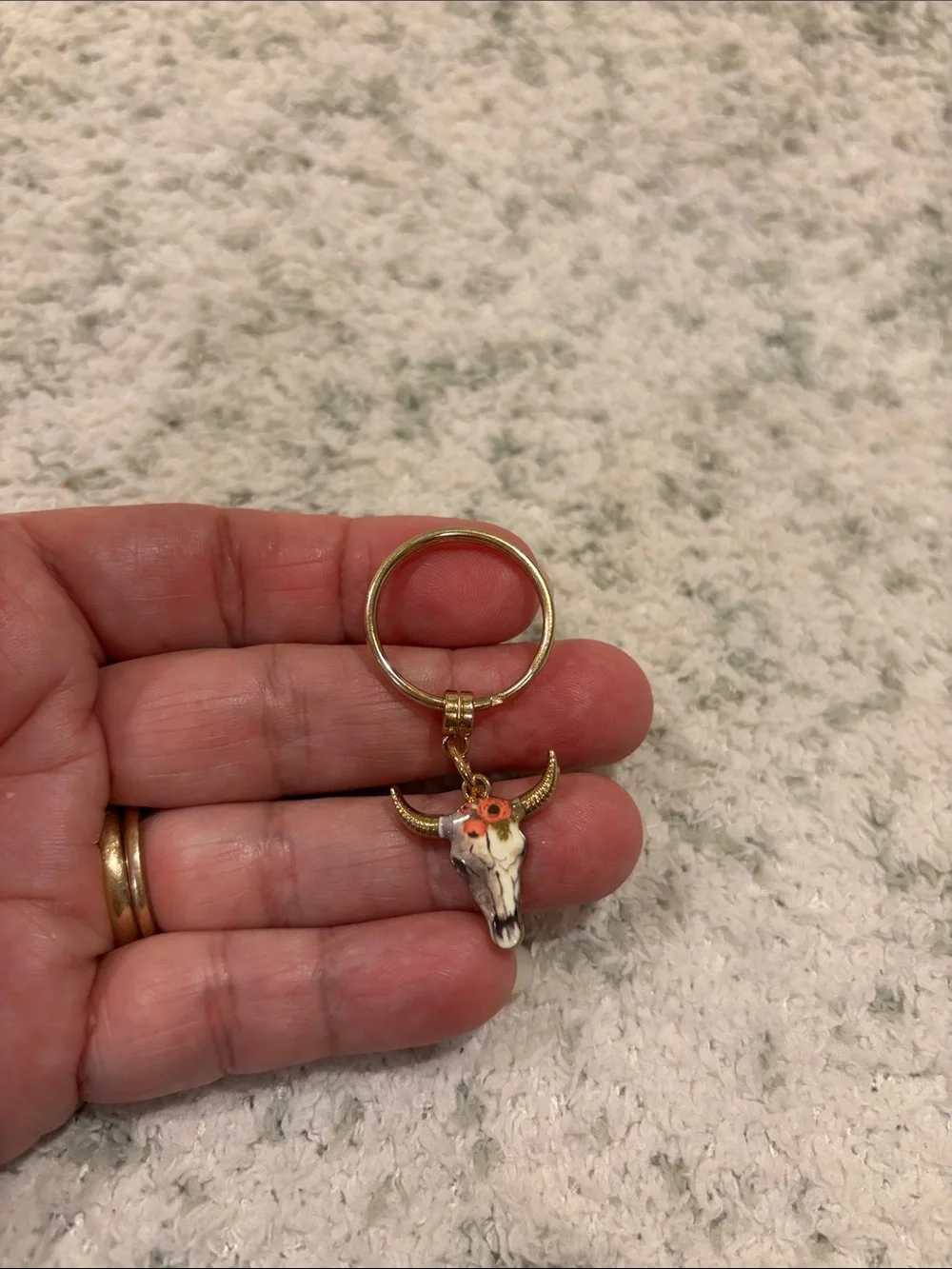 Gold-Tone Western Cattle Skull Bull Keychain with Floral Accent NWT 2”